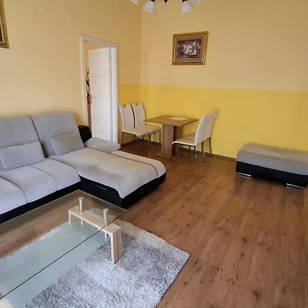 Piac Kucko Apartment Debrecen